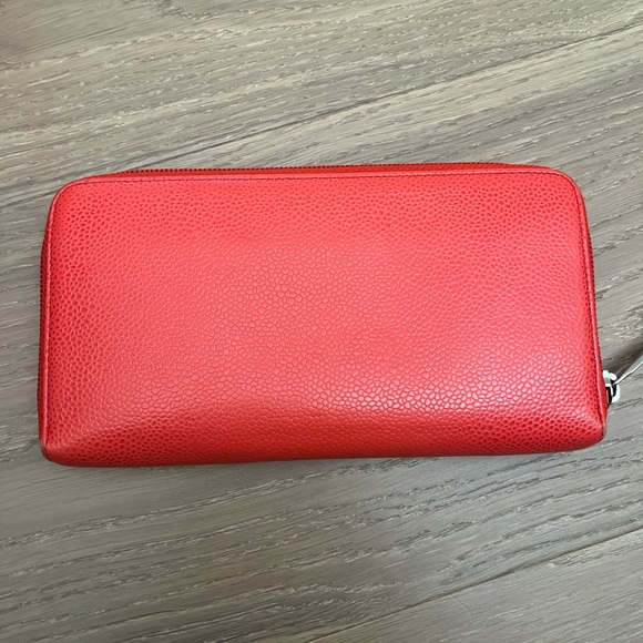Authentic Chanel Timeless Zippy Wallet - Picture 3 of 5